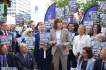 Conservatives host rally to back farmers 